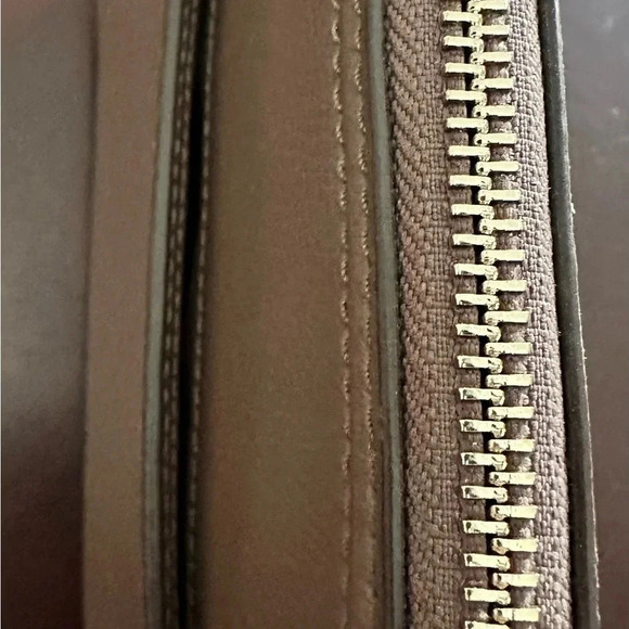 Kate Spade New York
PATTERSON DRIVE PEGGY CROSSBODY - Picture 6 of 6